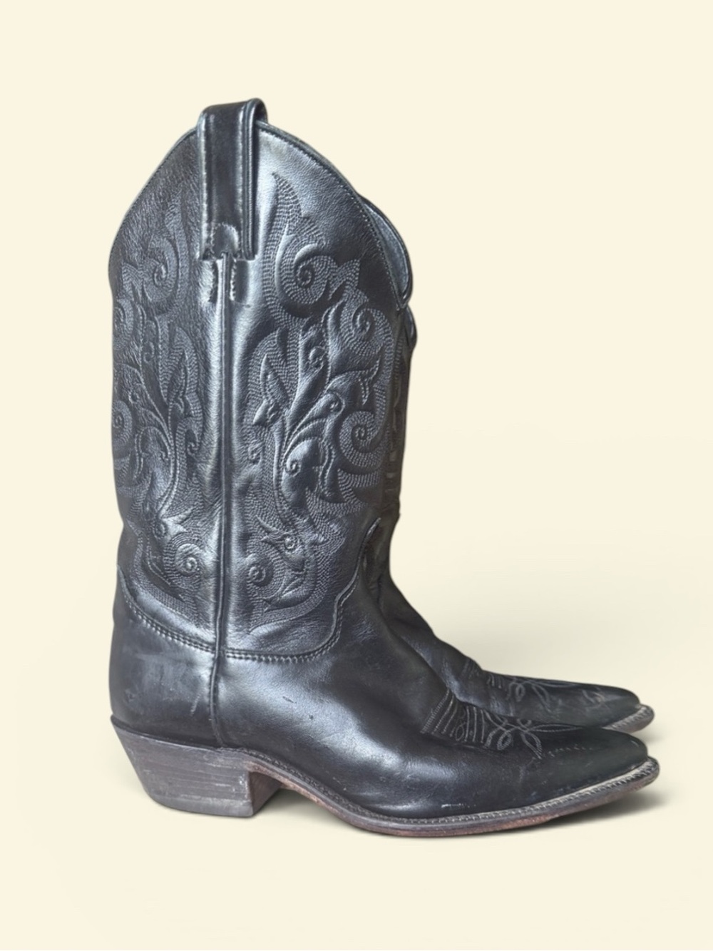 JUSTIN ladies black cowboy boots size 7 very good condition model number L4921